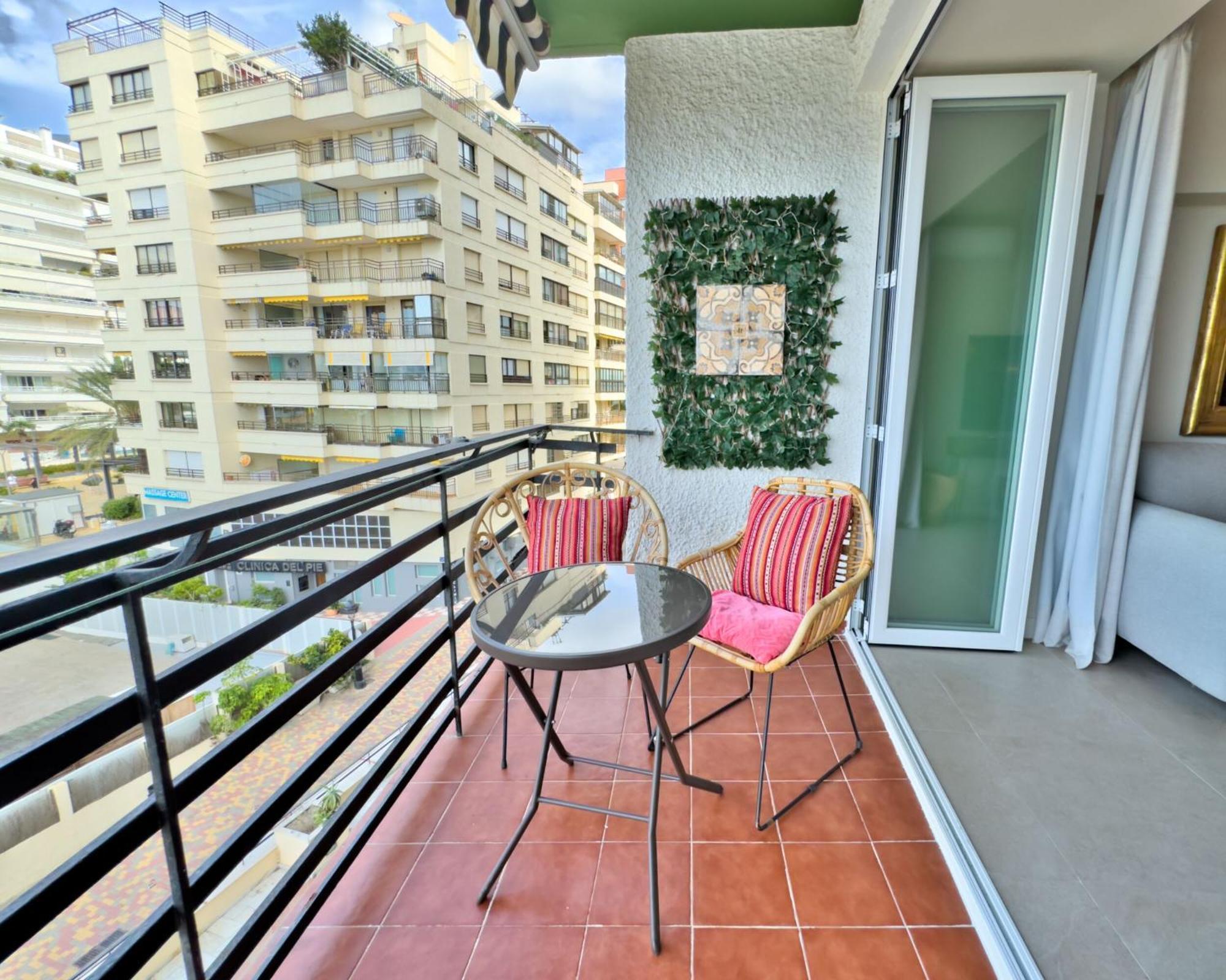 Boho Chic Apt, Frontline Sea & Paseo Views Appartement Marbella