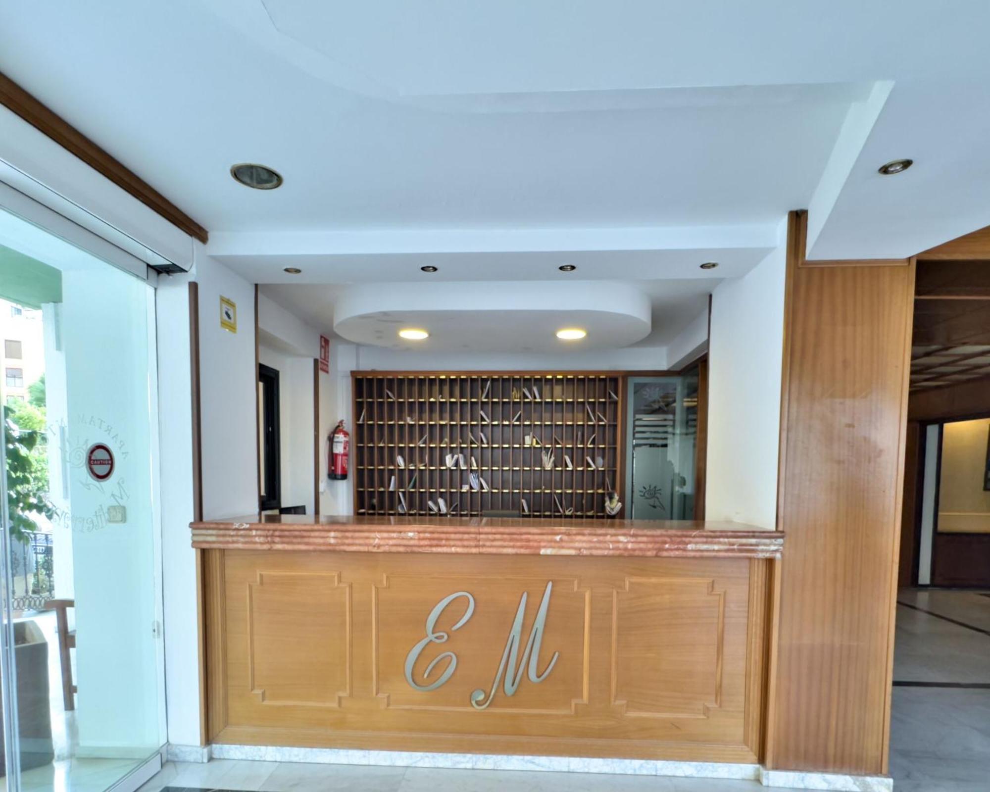 Boho Chic Apt, Frontline Sea & Paseo Views Marbella